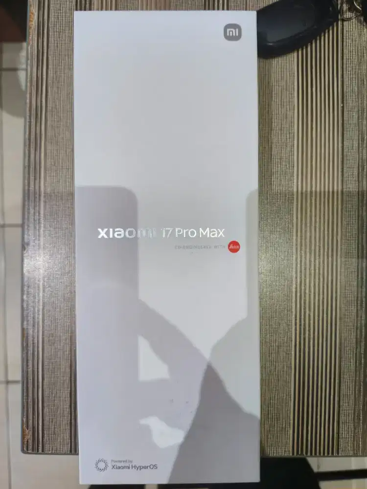 J: Xiaomi 17 Pro Max