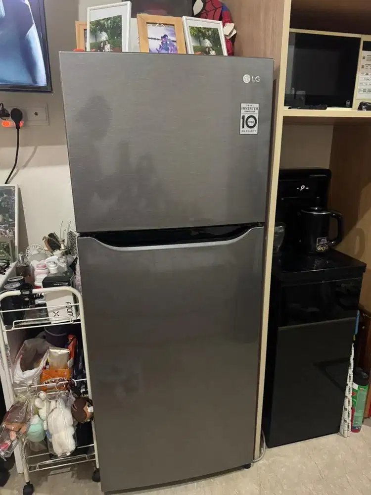 DIJUAL CEPAT . KULKAS 2 PINTU • LG SMART INVERTER