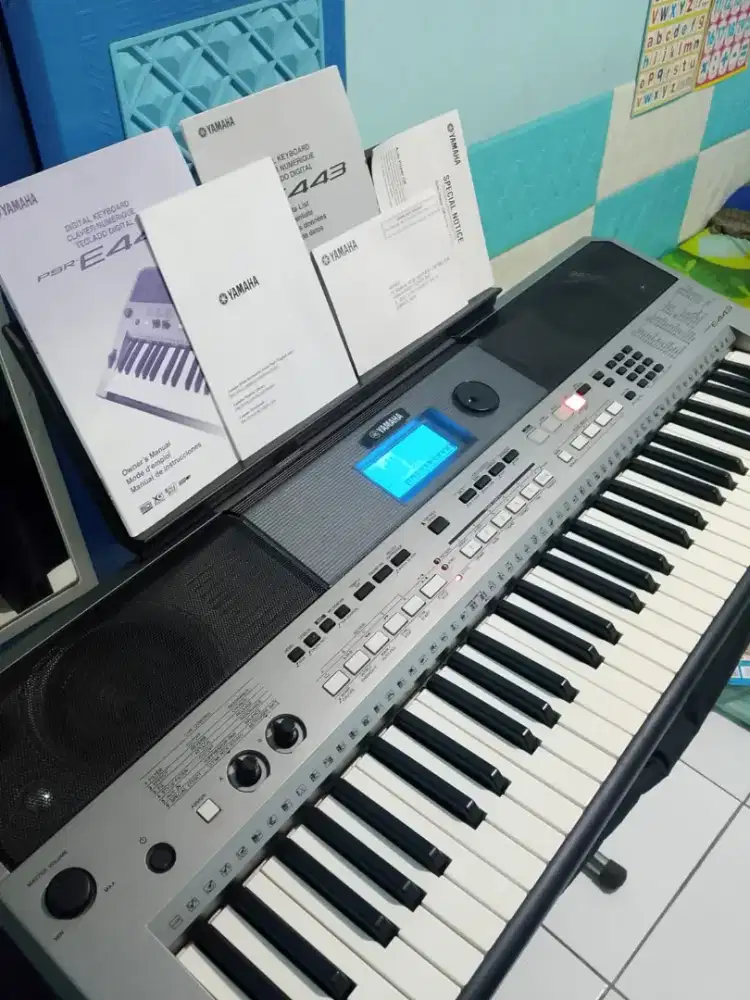 Yamaha psr E443