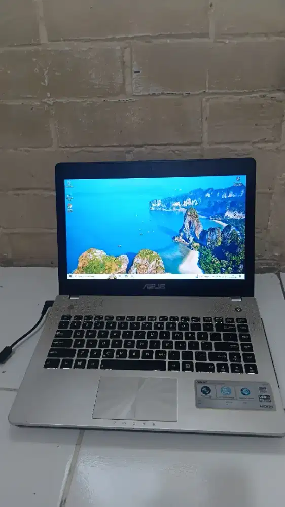 Asus N46 VJ core i5 +dual VGA Backlight