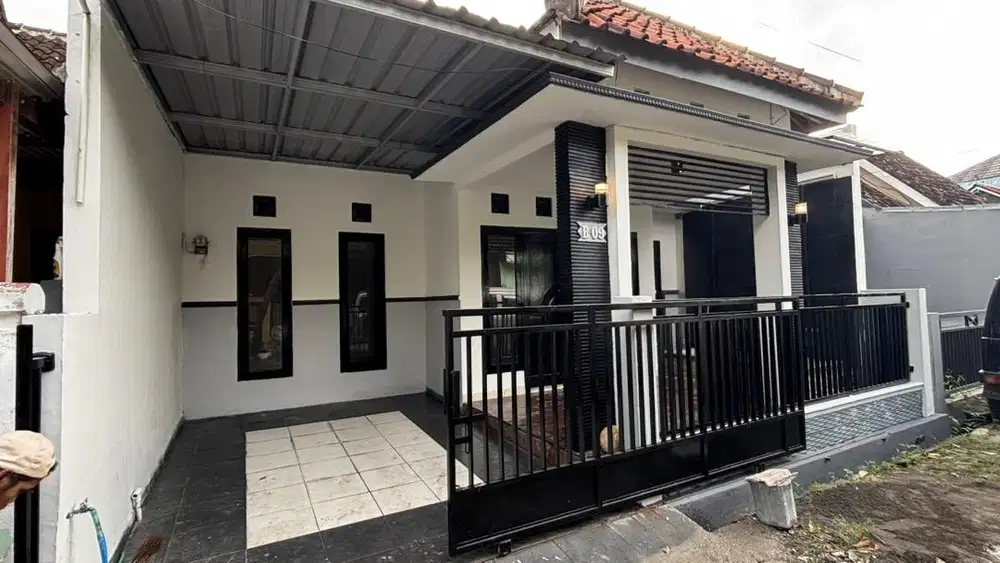 Rumah strategis