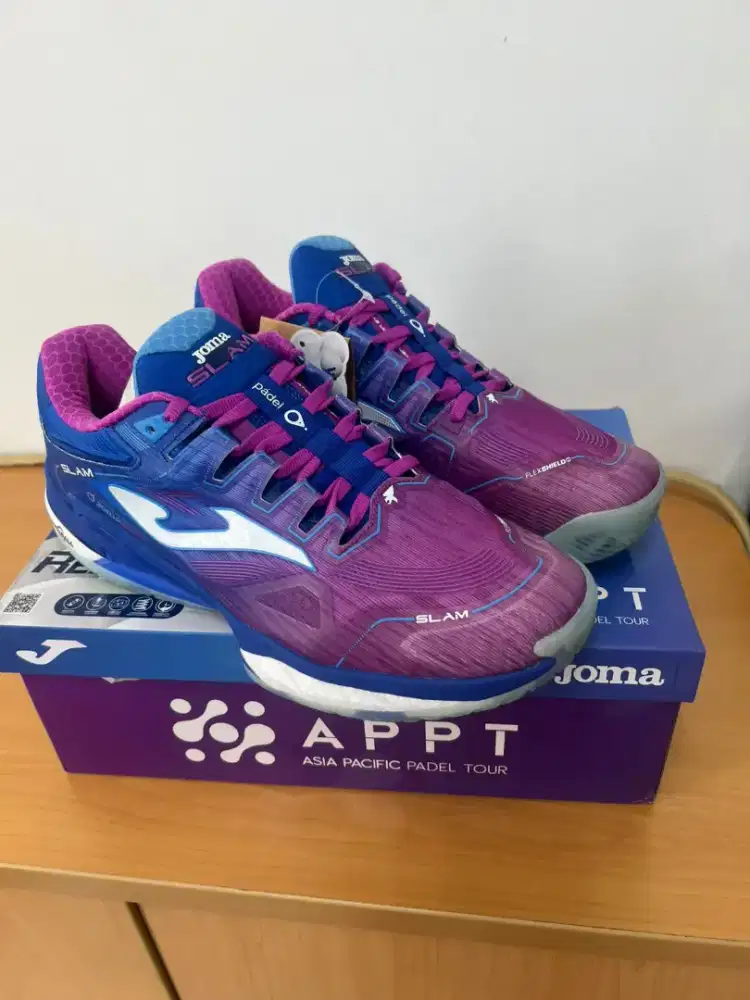 Sepatu Joma padel