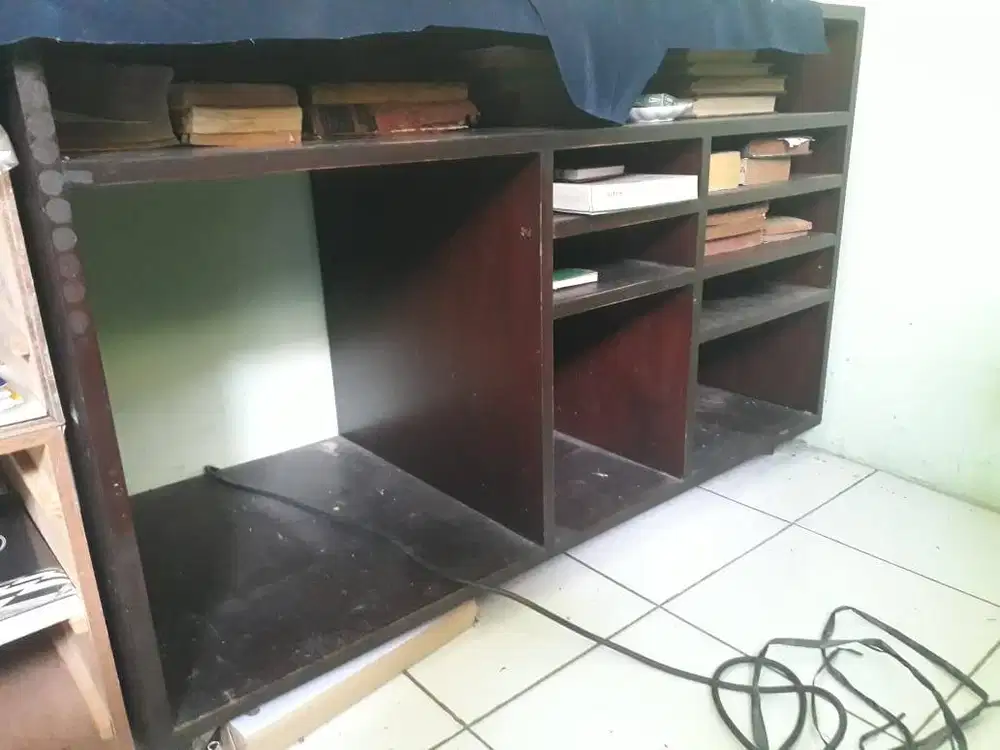 Rak Meja Penyimpan File