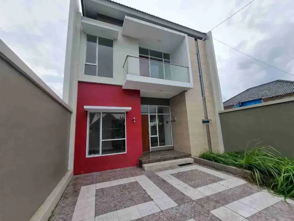 Rumah Bagus Halaman Luas di Gawanan Colomadu Karanganyar