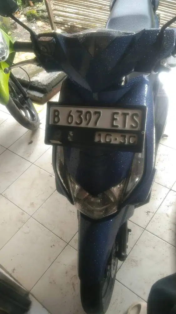 Jual motor beat karbu 2010 , pajak hidup , lengkap , plat b idup
