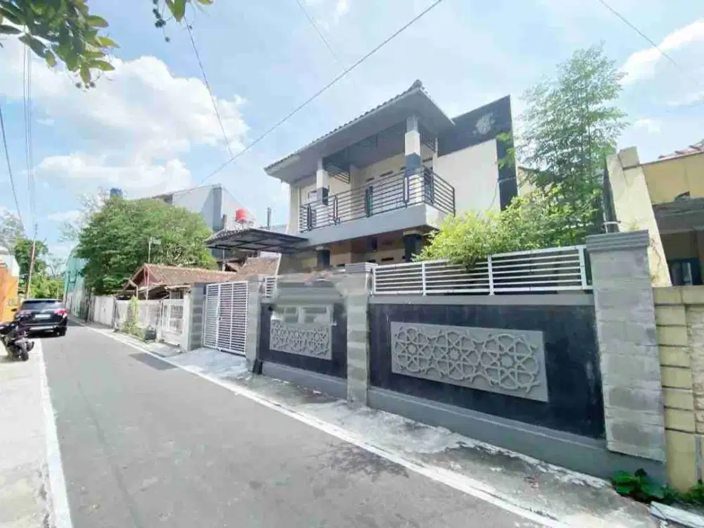 Rumah Bagus sangat Strategis kawasan Manahan Banjarsari SOLO Surakarta.