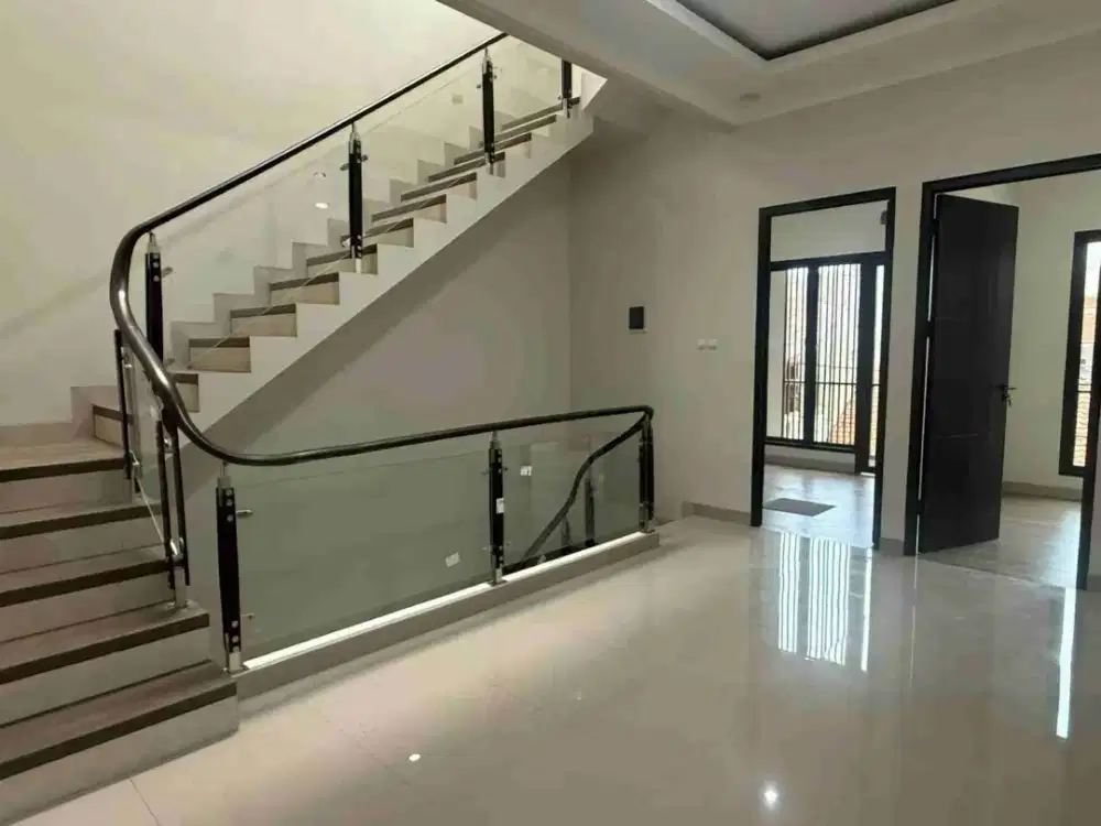 Dijual Rumah Baru Modern 5 KT, Garasi 2 Mobil, SHM On Hand