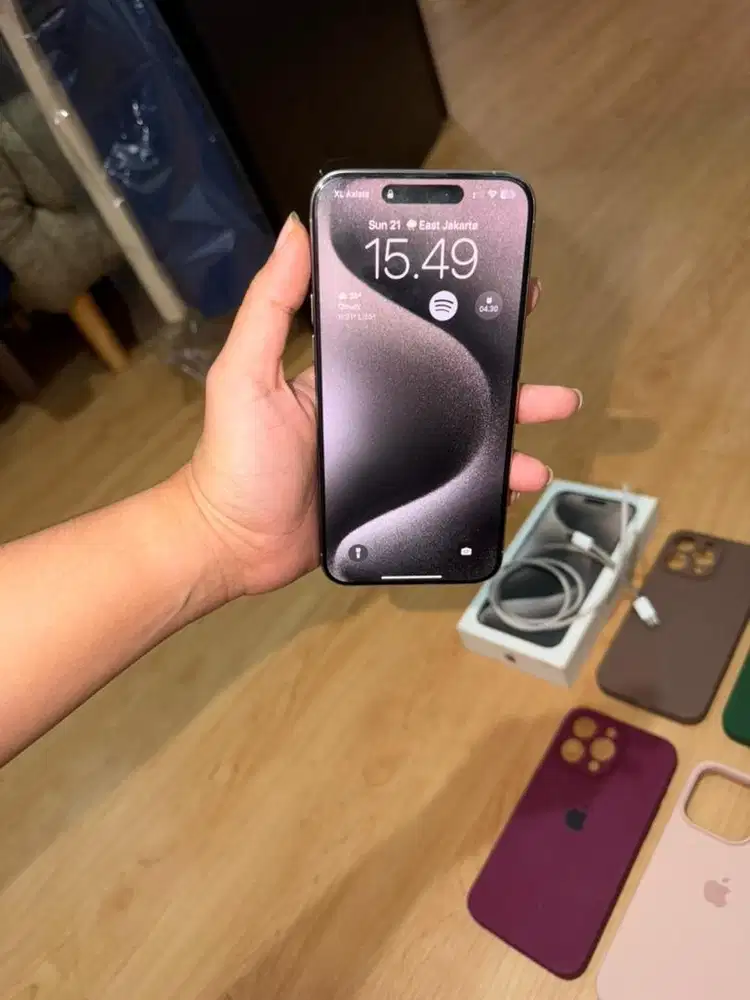 Jual iPhone 15 Pro Max 256 GB Natural Titanium