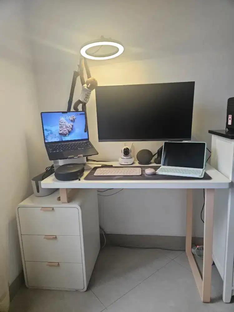 Meja Kerja / Meja Belajar