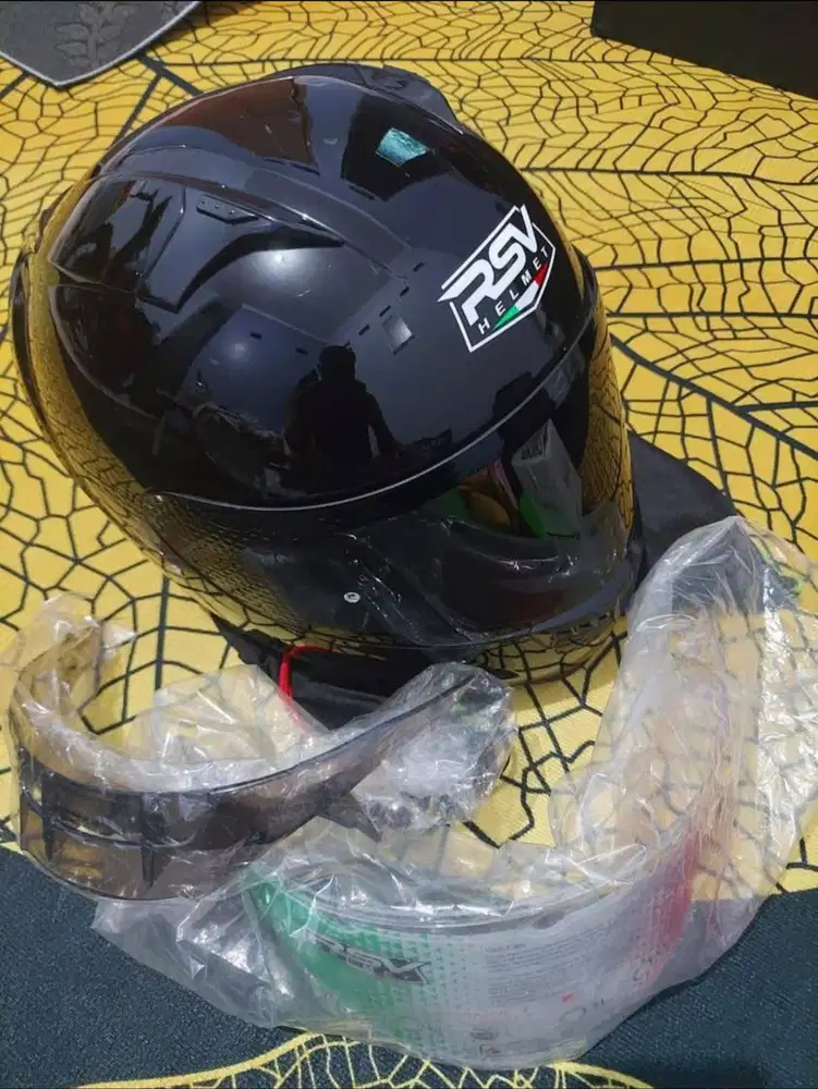 Helm RSV FF500 Black Glossy - M