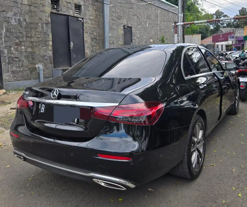 Mercedes-Benz E200 2022 Bensin