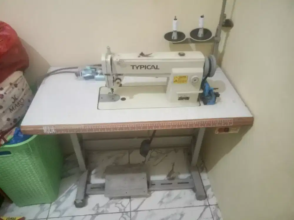 Mesin jahit typical