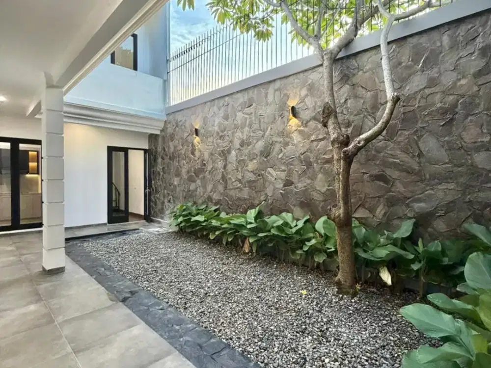 Rumah Baru Modern Classic di Bsd Puspita Loka Full Renovasi LT 240 Meter