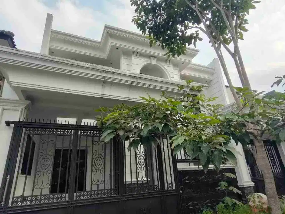 Rumah American Araya Golf 3Lantai