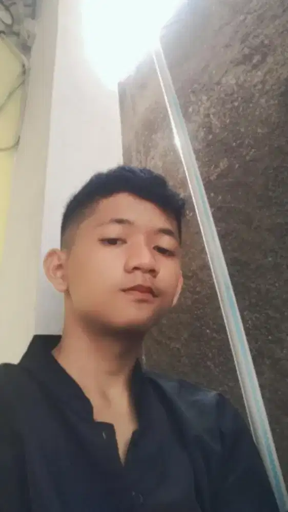 Cari pekerjaan apa aja yang penting halal