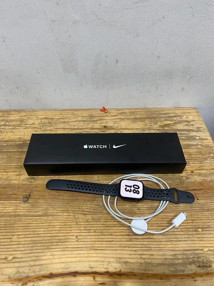 Forsale Apple Watch Series 7 Nike 45mm