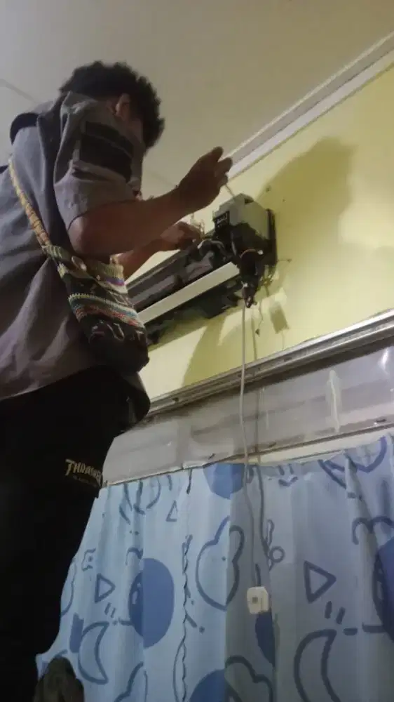 SERVICE WATER HEATER AC KULKAS DISPENSER MESIN CUCI DLL BERGARANSI