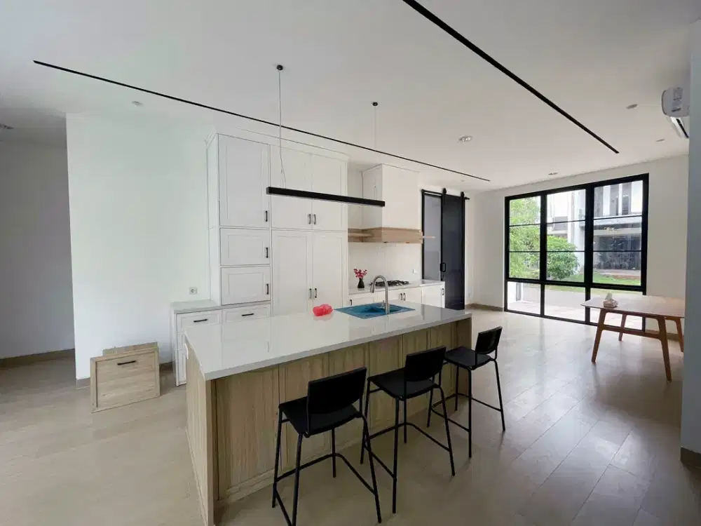 Dijual Rumah Baru Gress Kualitas Premium Pakuwon City