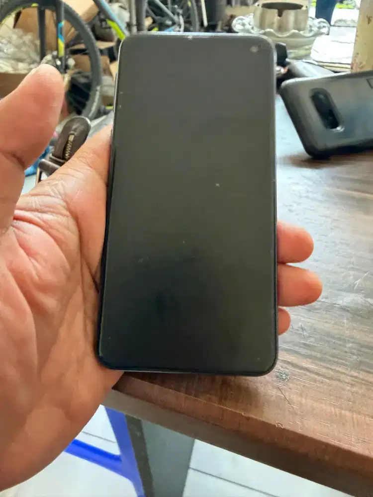 Samsung S10e 6/128 GB