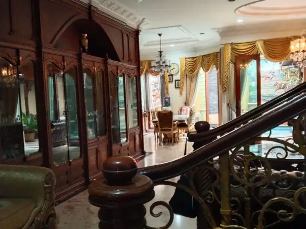 rumah lokasi strategis di kelapa gading