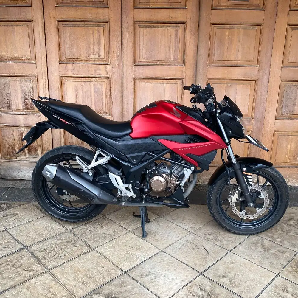 Honda CB150R Streetfire 2018 | KM 22rb | Muluss