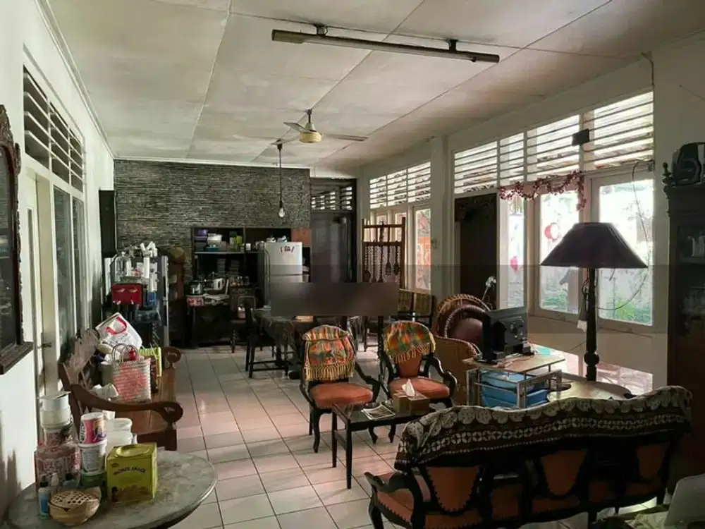 Dijual Rumah Terawat Pusat Kota Jl. Dr Soetomo Cocok dibangun Cafe dll
