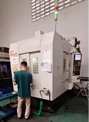 Mesin CNC. Horizontal Machining Center - 4 Axis