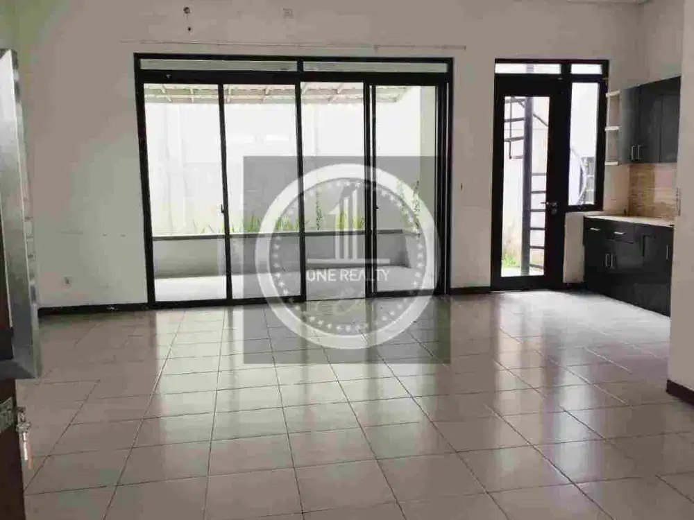 Rumah Asri cuma di Kota Baru Parahyangan