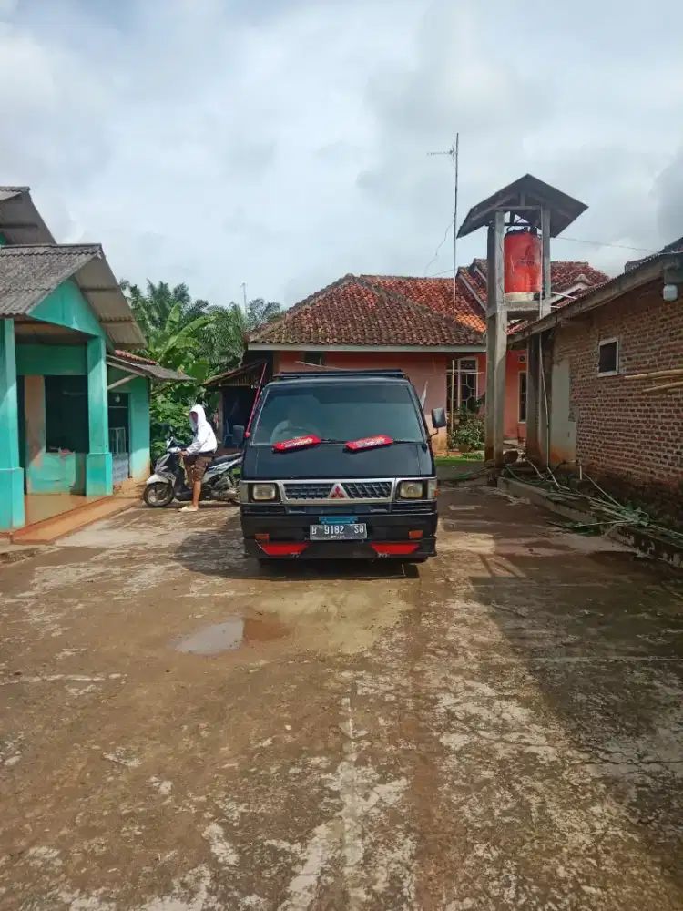 Mitsubishi l300 2014