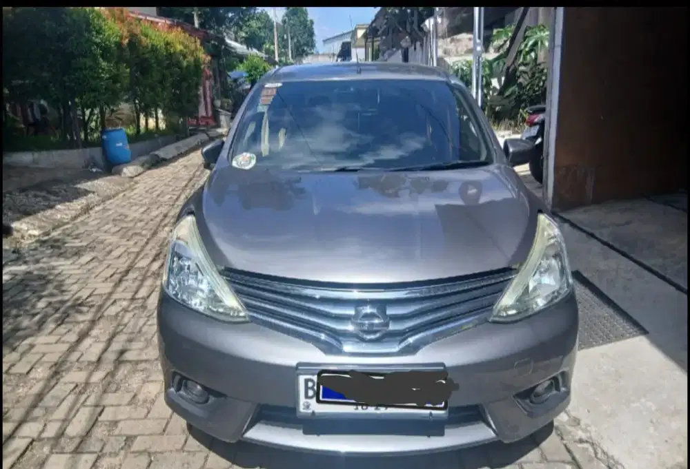 Jual Livina AT 2014