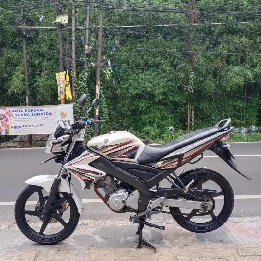 Yamaha Vixion OLD 2011 Orisinil mesin Aluss Lengkap Bagus
