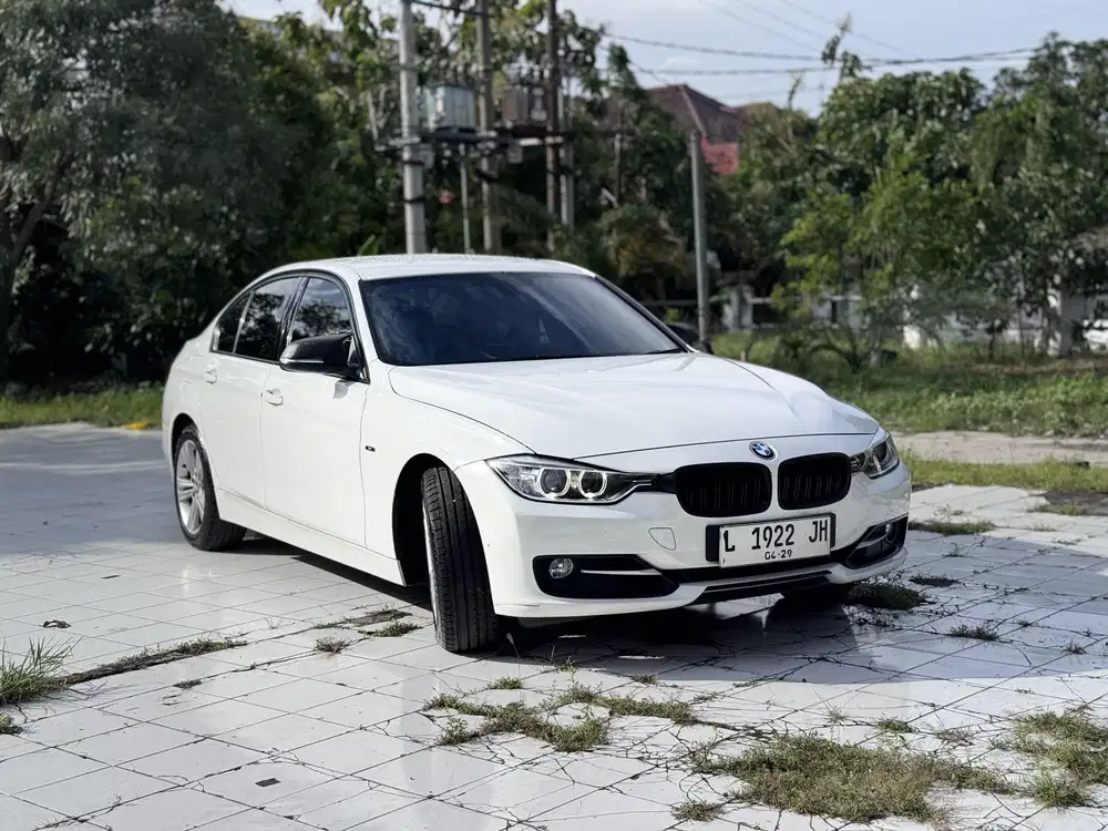 BMW 320i F30 Sport Matic 2015