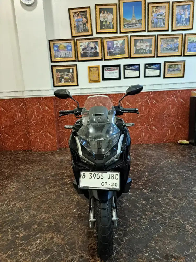 DP RINGAN HUB IMA , ADV 160 CBS 2025 . LIKE NEW KREDIT KTP DAERAH BISA