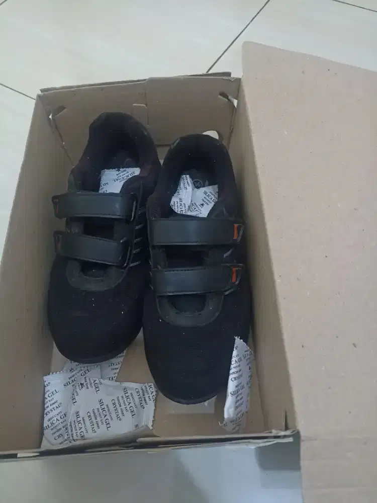 Sepatu anak pro att original