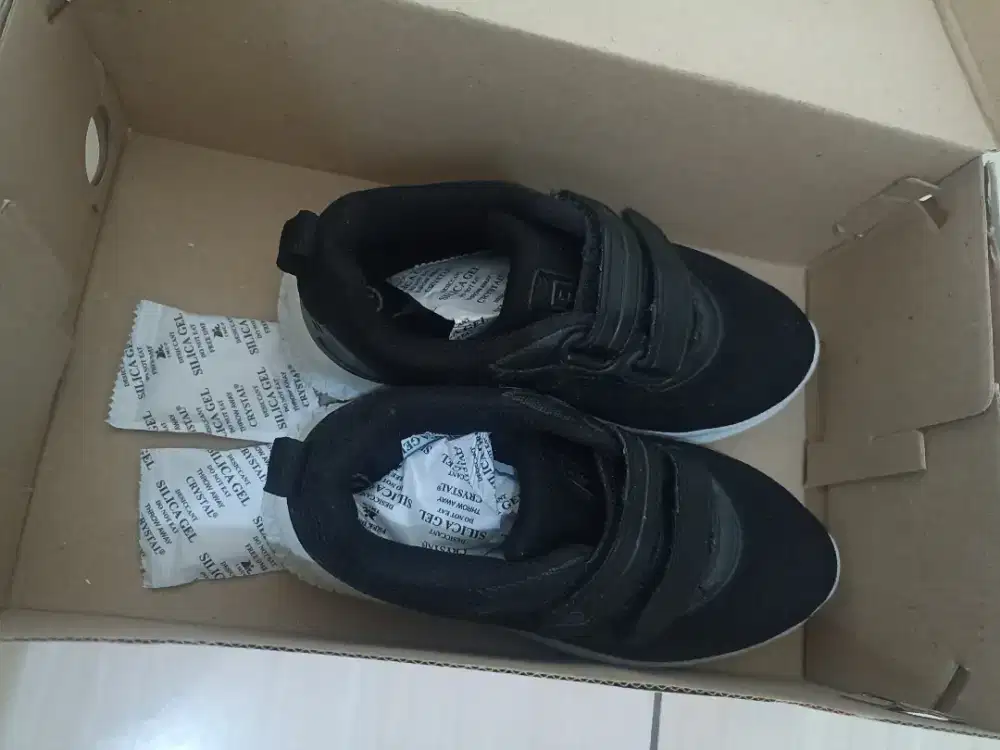 Sepatu anak pro att original