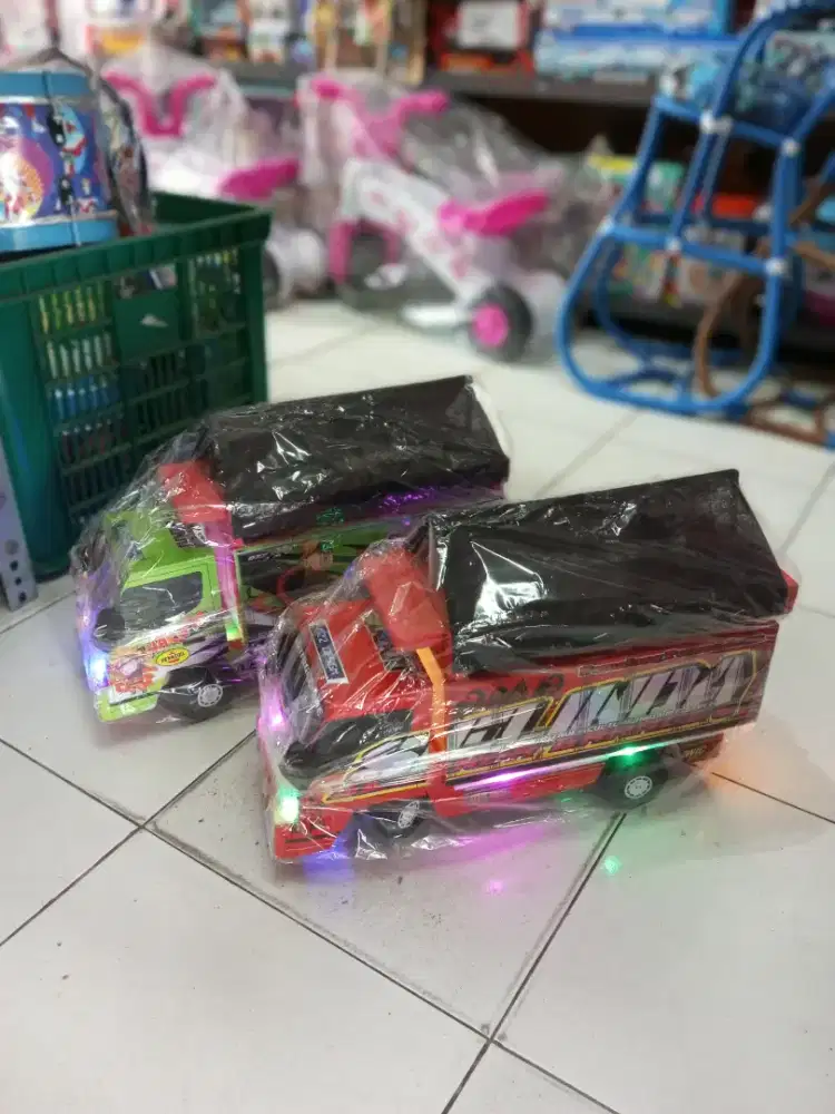 mainan anak truk oleng kayu led