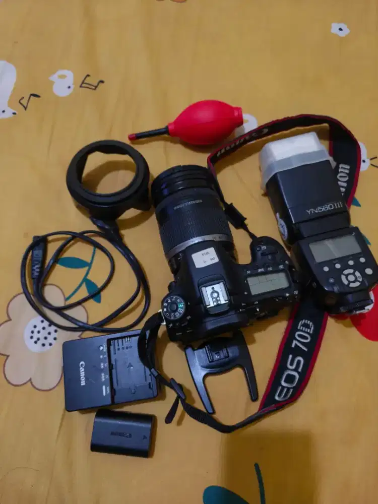 Canon 70 D, lensa 18 -200 mm