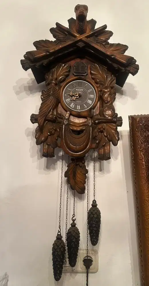 Jam Dinding Cuckoo Kayu Ukir KAISER Quartz