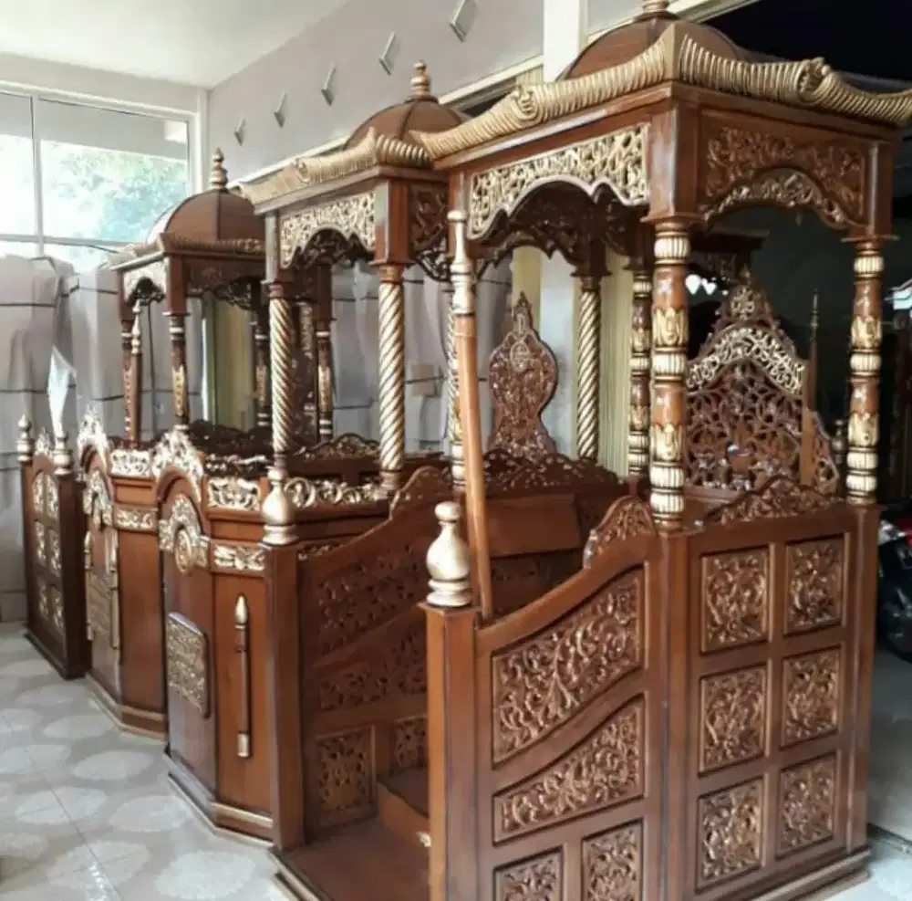 Mimbar masjid kayu jati