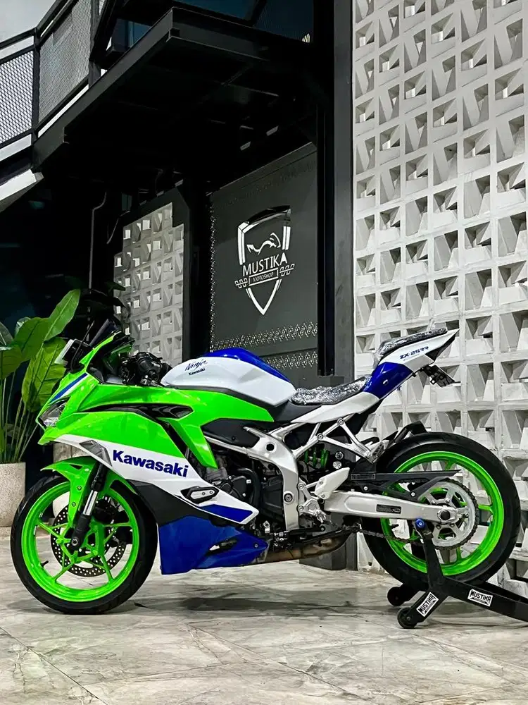 Spesial Anniv 40years!!Kawasaki ZX25RR Anniv ABS th 2024 - Ayu Mustika