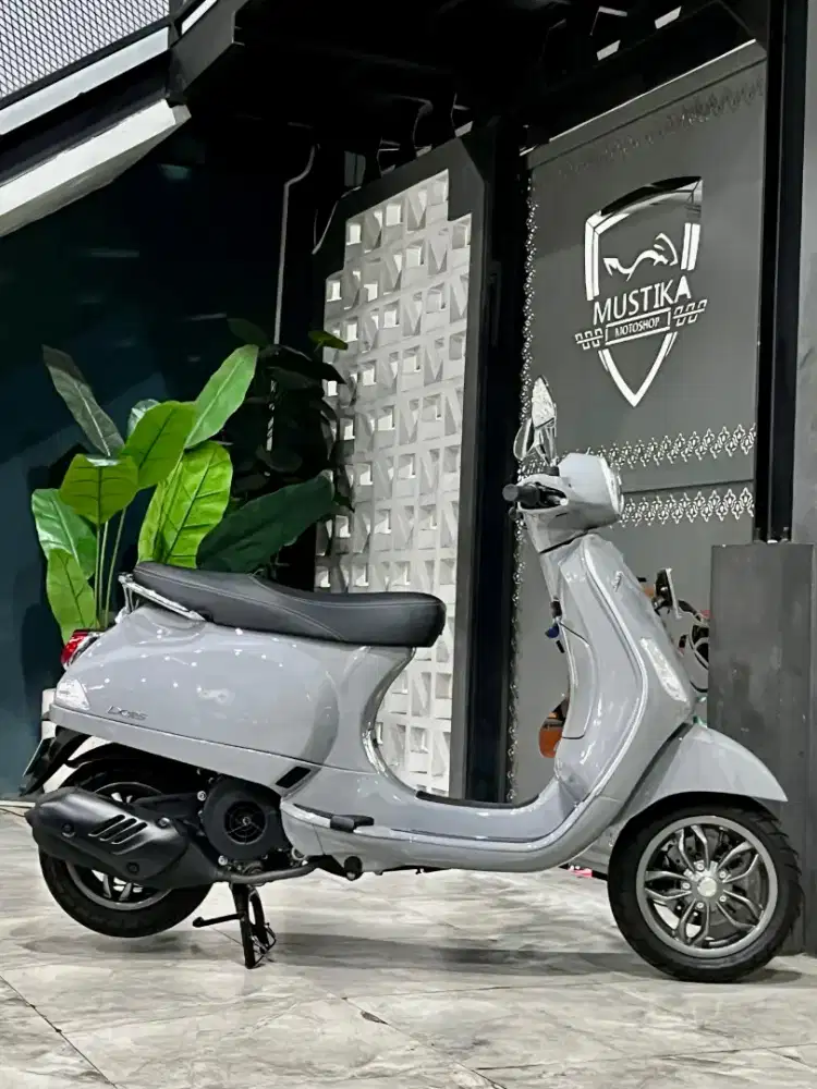 VESPA LX 125 2023 PMK 2024 -Chintia Mustika