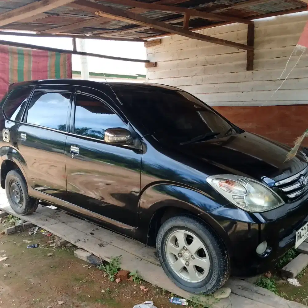 Dijual mobil avanza tahun 2004 tipe G