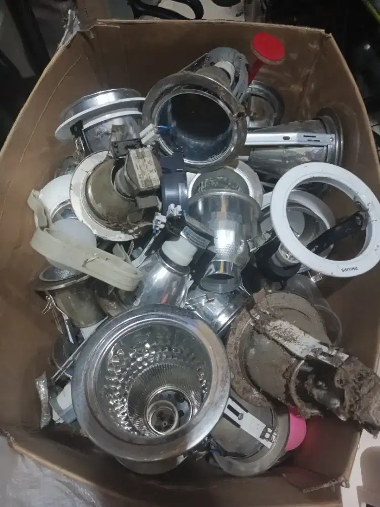 mangkuk lampu merek philip