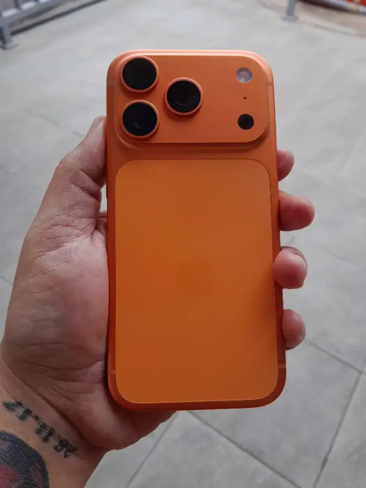 Iphone 17 Pro 256 GB Orange Garansi Resmi Mulus Like New Banget