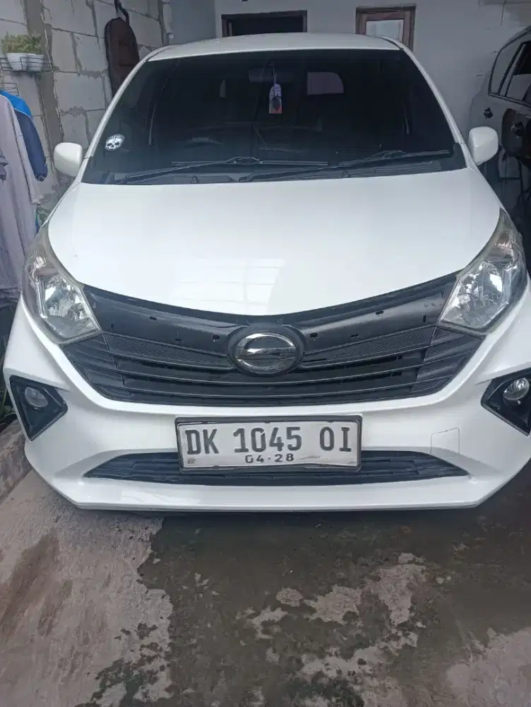 Daihatsu sigra x delux