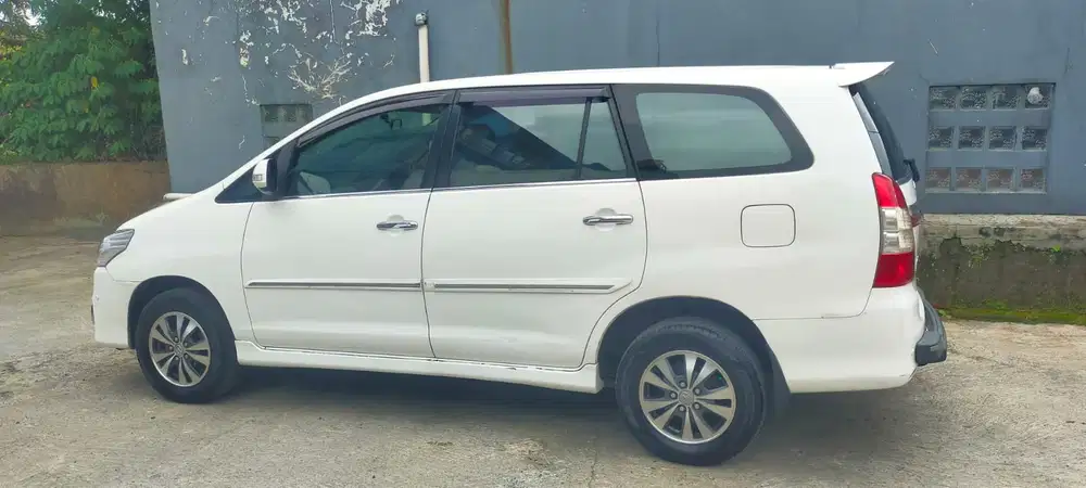 Toyota Kijang Innova 2015 Bensin