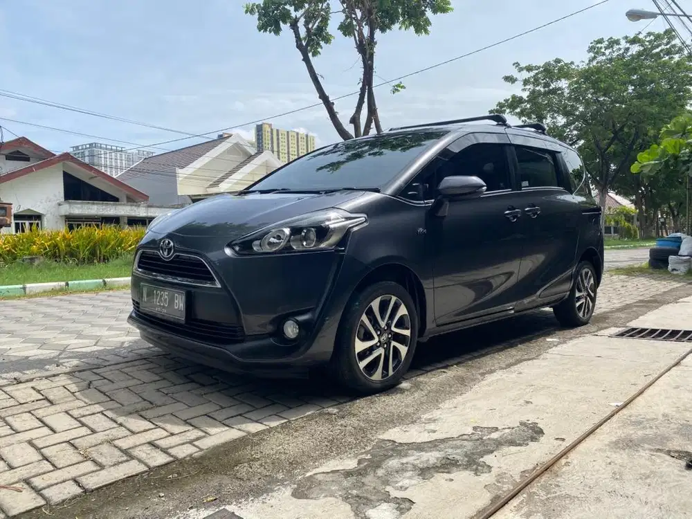 Toyota Sienta V Matic 2017 Plat Baru