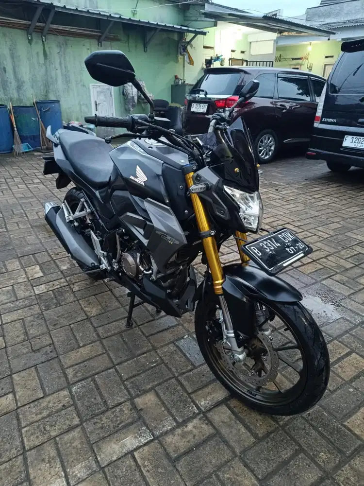 Honda cb150r 2021
