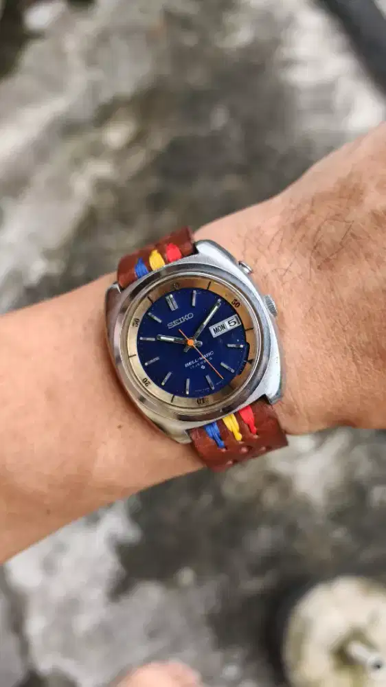 70s Vintage Seiko Bellmatic 4006-6031 alarm 17J Blue gold pillow Dial