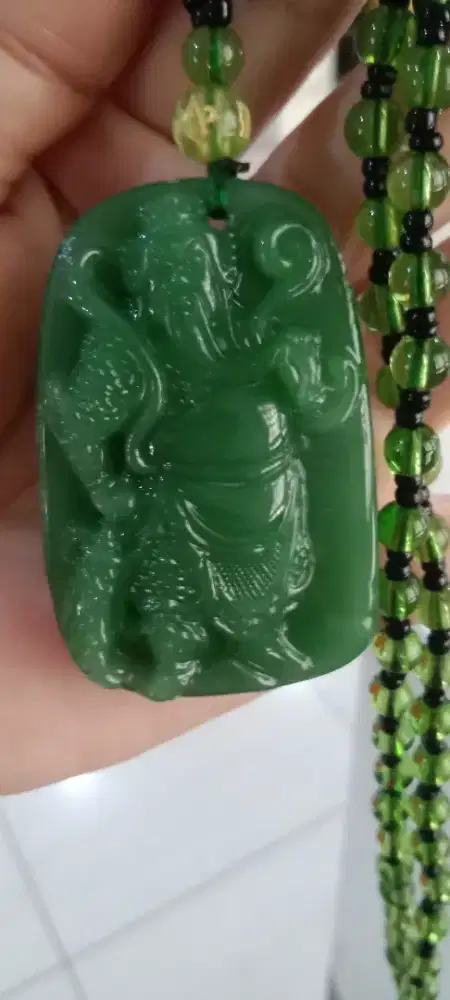 kalung dan liontin batu Giok dewa kwangkung, baru